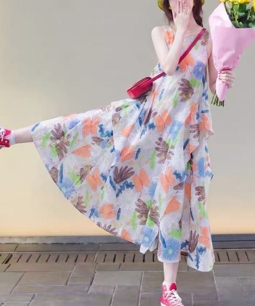 LUCPY(ラクピー)の「フラワープリントティアードキャミワンピース(ワンピース・レディース・ピンク・LARGE/X-LARGE/XX-LARGE/MEDIUM)」の5枚目の写真