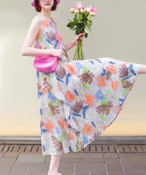 LUCPY(ラクピー)の「フラワープリントティアードキャミワンピース(ワンピース・レディース・ピンク・LARGE/X-LARGE/XX-LARGE/MEDIUM)」の3枚目の写真