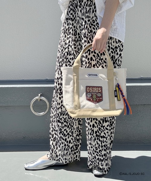 ジョジョの奇妙な冒険(ジョジョノキミョウナボウケン)の「【ジョジョの奇妙な冒険×OUTDOOR PRODUCTS】スタンドモチーフトートバッグ(トートバッグ・レディース・ライトグレー/ブルー/ベージュ/ブラック・FREE)」の3枚目の写真