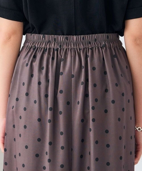 a.v.v(アーヴェヴェ)の「ドットプリントナロースカート【洗濯機で洗える/ストレッチ】(スカート・レディース・アイボリー/ブラウン・40/38)」の9枚目の写真