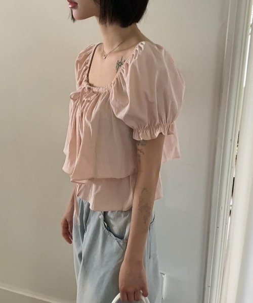 Dream garden(ドリームガーデン)の「オフショルダー パフスリーブ ティアード トップス(Tシャツ/カットソー・レディース・ホワイト/ピンク/ブルー/ベージュ・FREE)」の15枚目の写真