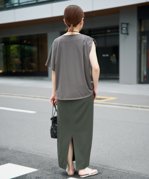 IENA(イエナ)の「《追加/新色あり/接触冷感/防シワ》ストレッチジョーゼット Iラインスカート(スカート・レディース・ブラック/カーキ・36/34/38)」の10枚目の写真