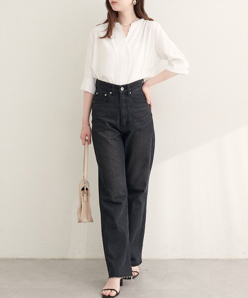natural couture(ナチュラルクチュール)の「フロントレースVネックブラウス(シャツ/ブラウス・レディース・サックスブルー/オフホワイト/ネイビー/グレイッシュベージュ/チャコールグレー・FREE)」の9枚目の写真