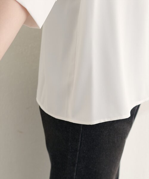 natural couture(ナチュラルクチュール)の「フロントレースVネックブラウス(シャツ/ブラウス・レディース・サックスブルー/オフホワイト/ネイビー/グレイッシュベージュ/チャコールグレー・FREE)」の15枚目の写真