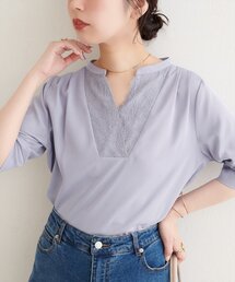 フロントレースVネックブラウス