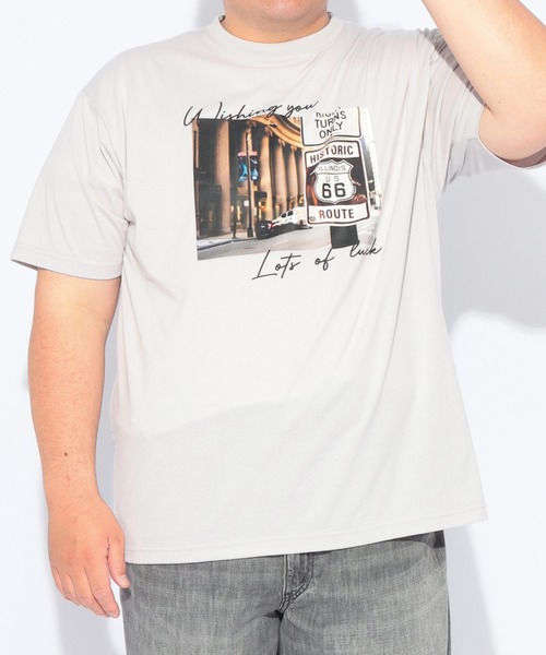 B&T CLUB(ビーティークラブ)の「Tシャツ 半袖 メンズ 大きいサイズ ROUTE66フォトプリント クルーネック カットソー B&T CLUB (ビーアンドティークラブ)(Tシャツ/カットソー・メンズ・ライトグレー/ネイビー・X2(4L~5L)/X3(6L~7L)/X1(3L~4L)/X4(8L~9L))」の1枚目の写真