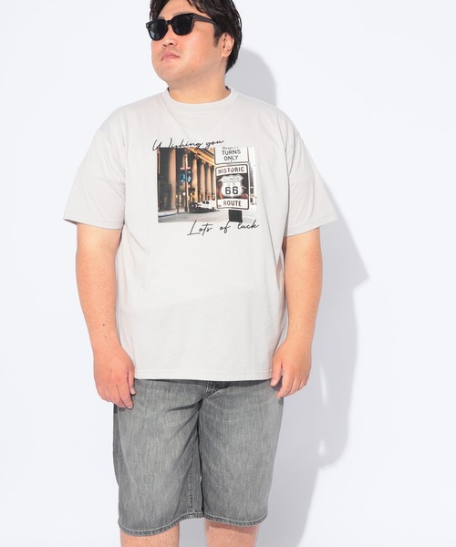 B&T CLUB(ビーティークラブ)の「Tシャツ 半袖 メンズ 大きいサイズ ROUTE66フォトプリント クルーネック カットソー B&T CLUB (ビーアンドティークラブ)(Tシャツ/カットソー・メンズ・ライトグレー/ネイビー・X2(4L~5L)/X3(6L~7L)/X1(3L~4L)/X4(8L~9L))」の3枚目の写真