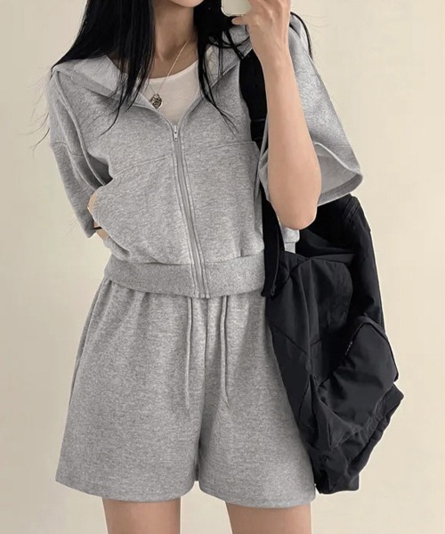 Miniministore(ミニミニストア)の「スウェットセットアップレディース半袖夏服(セットアップ・レディース・ブラック/グレー/ライトグレー・L/M)」の3枚目の写真