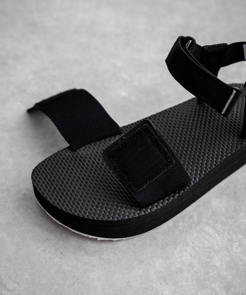 THE NORTH FACE(ザノースフェイス)の「THE NORTH FACE W SKEENA SANDAL PLATFORM オンライン限定 ワンポイントロゴボリュームソール厚底スポーツサンダル(サンダル・レディース・グレー/ブラック・25cm/24cm/23cm)」の10枚目の写真