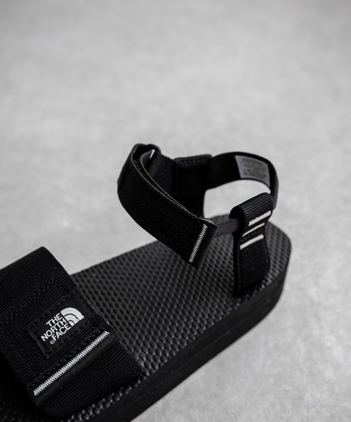 THE NORTH FACE(ザノースフェイス)の「THE NORTH FACE W SKEENA SANDAL PLATFORM オンライン限定 ワンポイントロゴボリュームソール厚底スポーツサンダル(サンダル・レディース・グレー/ブラック・25cm/24cm/23cm)」の11枚目の写真