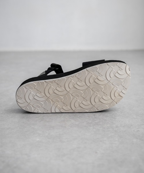 THE NORTH FACE(ザノースフェイス)の「THE NORTH FACE W SKEENA SANDAL PLATFORM オンライン限定 ワンポイントロゴボリュームソール厚底スポーツサンダル(サンダル・レディース・グレー/ブラック・25cm/24cm/23cm)」の5枚目の写真
