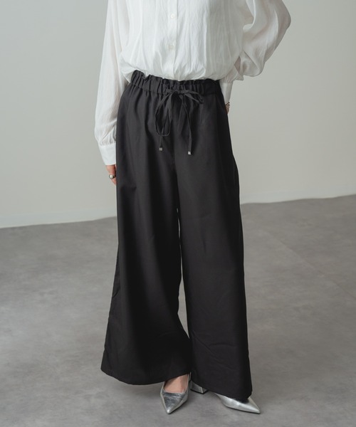 refinedworks（リファインドワークス）の「【refinedworks】ラクして美脚！イージー ワイドパンツ（その他パンツ・レディース・ブラック/ベージュ・FREE）」の2枚目の写真