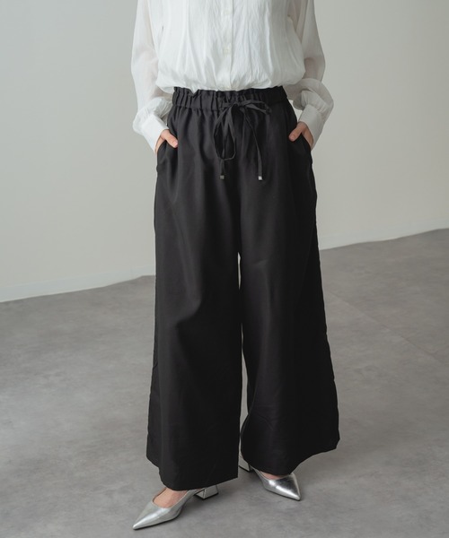 refinedworks（リファインドワークス）の「【refinedworks】ラクして美脚！イージー ワイドパンツ（その他パンツ・レディース・ブラック/ベージュ・FREE）」の7枚目の写真