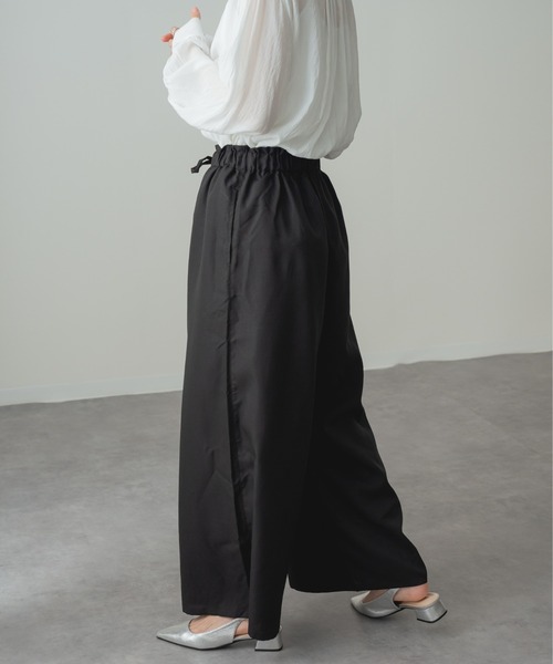 refinedworks（リファインドワークス）の「【refinedworks】ラクして美脚！イージー ワイドパンツ（その他パンツ・レディース・ブラック/ベージュ・FREE）」の10枚目の写真