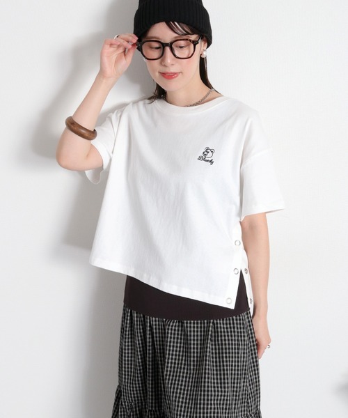 cepo(セポ)の「〈BLUEDY〉クマ刺繍ショートスリーブスリットTee(Tシャツ/カットソー・レディース・グレー/ホワイト系その他/ホワイト/ブラック・M)」の2枚目の写真