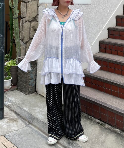 HELLO.SANFRANCISCO(ハローサンフランシスコ)の「【HELLO.SANFRANCISCO/ハローサンフランシスコ】アソート柄フリルシアーパーカー(パーカー・レディース・ホワイト/ブラック/オレンジ・ONE SIZE)」の8枚目の写真