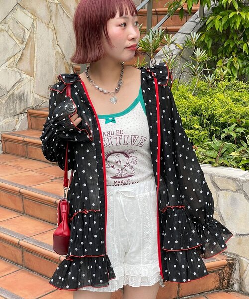 HELLO.SANFRANCISCO(ハローサンフランシスコ)の「【HELLO.SANFRANCISCO/ハローサンフランシスコ】アソート柄フリルシアーパーカー(パーカー・レディース・ホワイト/ブラック/オレンジ・ONE SIZE)」の5枚目の写真