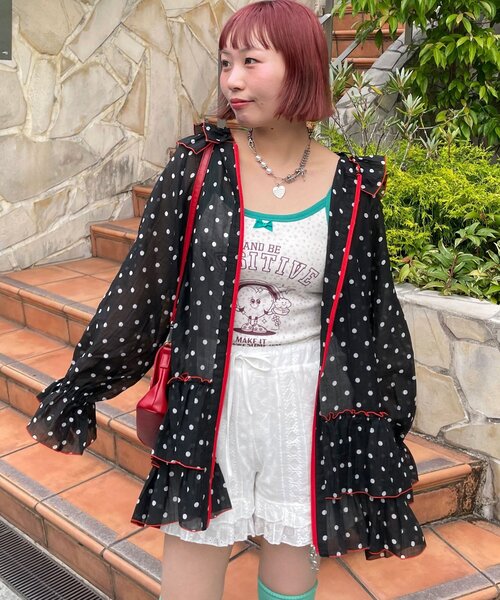 HELLO.SANFRANCISCO(ハローサンフランシスコ)の「【HELLO.SANFRANCISCO/ハローサンフランシスコ】アソート柄フリルシアーパーカー(パーカー・レディース・ホワイト/ブラック/オレンジ・ONE SIZE)」の4枚目の写真