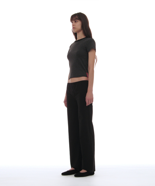 PARTIMENTO WOMEN(パルティメントウィメン)の「PWC ボタン スリム ストレート トラウザー_ブラック(その他パンツ・レディース・その他・SMALL/MEDIUM/LARGE)」の3枚目の写真