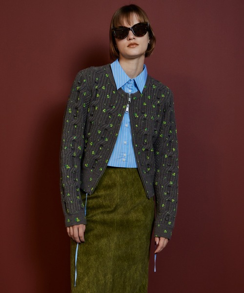 MAISON SPECIAL（メゾンスペシャル）の「【2026Autumn PRE-ORDER】Cable Flower Knit Cardigan/ケーブルフラワーニットカーデ（カーディガン/ボレロ・レディース・ブラック/グレー/ホワイト・FREE）」の3枚目の写真