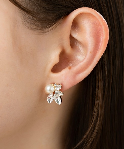 LA MUe（ラミュー）の「【LA MUE】ニッケルフリー パール×ビジュー ピアス（ピアス（両耳用）・レディース・シルバー/ゴールド・FREE）」の3枚目の写真