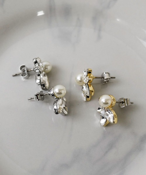 LA MUe（ラミュー）の「【LA MUE】ニッケルフリー パール×ビジュー ピアス（ピアス（両耳用）・レディース・シルバー/ゴールド・FREE）」の8枚目の写真