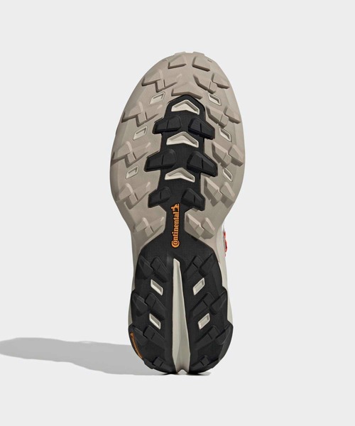 adidas（アディダス）の「テレックス フリーハイカー SL GORE-TEX ハイキング シューズ / Terrex Freehiker SL GORE-TEX Hiking Shoes / アディダス adidas（スニーカー・メンズ・ベージュ・27.0cm/27.5cm/28.5cm/28.0cm/29.0cm/24.0cm/25.0cm/24.5cm/25.5cm/26.0cm/26.5cm/23.0cm/23.5cm）」の3枚目の写真