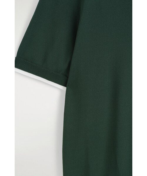 COS(コス)の「レイヤードディテール ニットVネックTシャツ(Tシャツ/カットソー・レディース・ホワイト×グリーン・XS/S/M/L)」の8枚目の写真