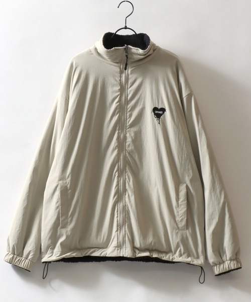 SITRY(シトリー)の「SITRY Heart Embroidery Reversible Blouson/別注 2WAY リバーシブル ナイロン×ボアフリース オーバーサイズ ハートロゴ ワンポイントラメ刺繍 ナイロンジャケット ボアフリースジャケット ブルゾン(ブルゾン・レディース・グレイッシュベージュ/ネイビー/ブラック/ベージュ系その他/ブラック系その他/ブルー系その他・XL/L/M)」の9枚目の写真
