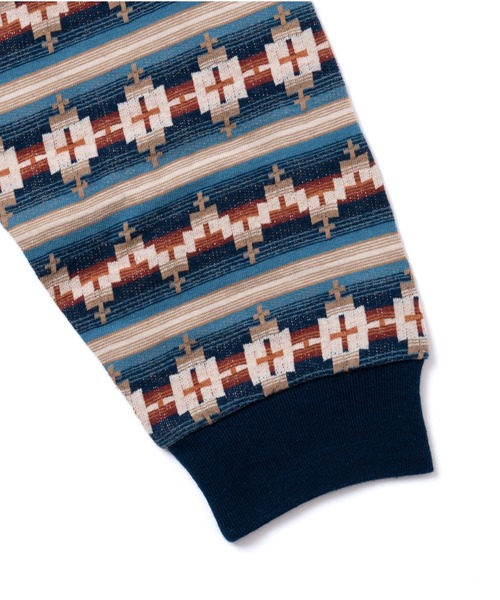 PENDLETON(ペンドルトン)の「ジャガードボーダー ロングスリーブTシャツ(Tシャツ/カットソー・メンズ・グレー系その他/ネイビー/ベージュ・SMALL/MEDIUM/LARGE/X-LARGE)」の5枚目の写真