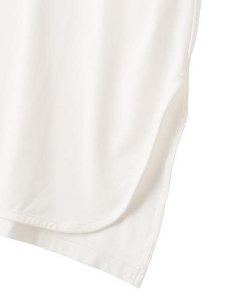 YECCA VECCA（イェッカヴェッカ）の「ラウンドヘム長袖ロゴTee（Tシャツ/カットソー・レディース・ブラック/オフホワイト・FREE）」の11枚目の写真