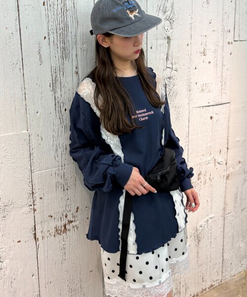 w closet(ダブルクローゼット)の「レースメロウスウェット(スウェット・レディース・グレー/イエロー/アイボリー/ネイビー・FREE)」の3枚目の写真