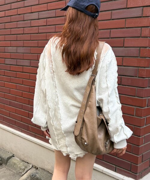 w closet(ダブルクローゼット)の「レースメロウスウェット(スウェット・レディース・グレー/イエロー/アイボリー/ネイビー・FREE)」の19枚目の写真