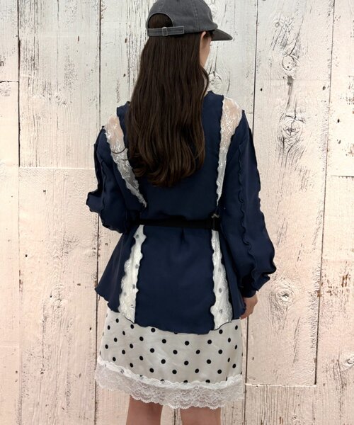 w closet(ダブルクローゼット)の「レースメロウスウェット(スウェット・レディース・グレー/イエロー/アイボリー/ネイビー・FREE)」の6枚目の写真