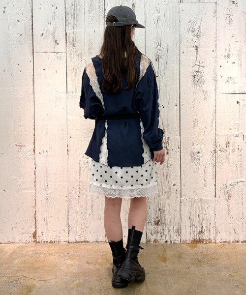 w closet(ダブルクローゼット)の「レースメロウスウェット(スウェット・レディース・グレー/イエロー/アイボリー/ネイビー・FREE)」の10枚目の写真