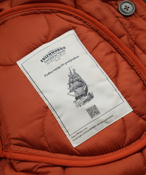 FRIZMWORKS（フリズムワークス）の「OSCAR FISHTAIL JACKET 003 _ BROWN（ミリタリージャケット・メンズ・その他・SMALL/MEDIUM/LARGE/X-LARGE）」の3枚目の写真