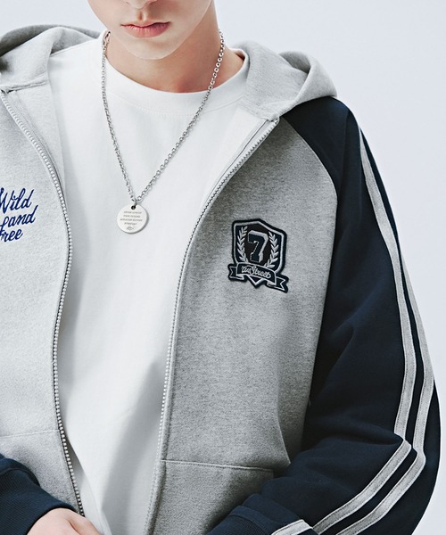JOHNNY WOLF（ジョニーウルフ）の「FELSI オーバーサイズ サイドライン パーカー（パーカー・メンズ・グレー/ブラック系その他・L/XL/M）」の5枚目の写真