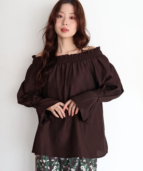 le.coeur blanc(ルクールブラン)の「グロスタンブラーオフショルブラウス(シャツ/ブラウス・レディース・ブラウン/チャコールグレー/オフホワイト・38)」の18枚目の写真