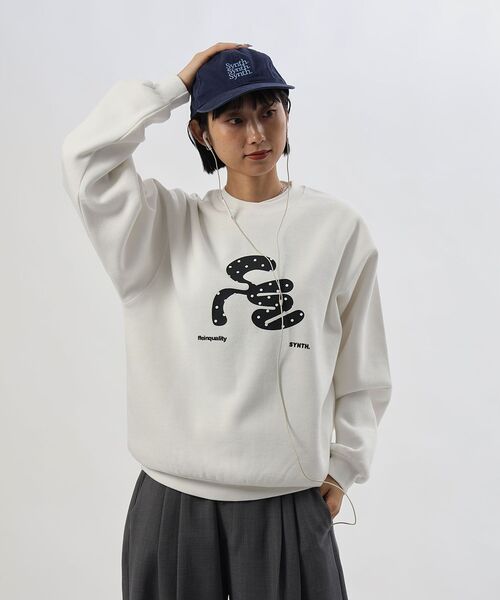 FFEIN(フェイン)の「【FFEIN(フェイン)】ヘビーウエイトタイポグラフィーロゴスウェット / スウェット クルーネック タイポグラフィーロゴ 裏起毛 ユニセックス(スウェット・メンズ・ホワイト/アッシュグレー/ダークネイビー/バーガンディー/ダークブラウン・LARGE/MEDIUM/SMALL)」の19枚目の写真
