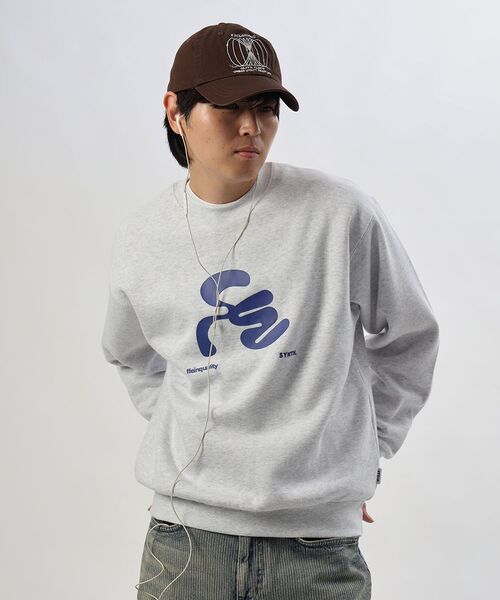 FFEIN(フェイン)の「【FFEIN(フェイン)】ヘビーウエイトタイポグラフィーロゴスウェット / スウェット クルーネック タイポグラフィーロゴ 裏起毛 ユニセックス(スウェット・メンズ・ホワイト/アッシュグレー/ダークネイビー/バーガンディー/ダークブラウン・LARGE/MEDIUM/SMALL)」の8枚目の写真