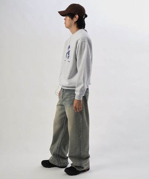 FFEIN(フェイン)の「【FFEIN(フェイン)】ヘビーウエイトタイポグラフィーロゴスウェット / スウェット クルーネック タイポグラフィーロゴ 裏起毛 ユニセックス(スウェット・メンズ・ホワイト/アッシュグレー/ダークネイビー/バーガンディー/ダークブラウン・LARGE/MEDIUM/SMALL)」の9枚目の写真
