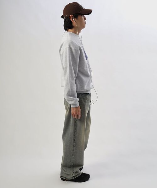 FFEIN(フェイン)の「【FFEIN(フェイン)】ヘビーウエイトタイポグラフィーロゴスウェット / スウェット クルーネック タイポグラフィーロゴ 裏起毛 ユニセックス(スウェット・メンズ・ホワイト/アッシュグレー/ダークネイビー/バーガンディー/ダークブラウン・LARGE/MEDIUM/SMALL)」の10枚目の写真