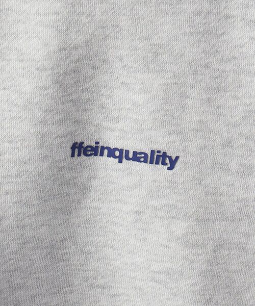 FFEIN(フェイン)の「【FFEIN(フェイン)】ヘビーウエイトタイポグラフィーロゴスウェット / スウェット クルーネック タイポグラフィーロゴ 裏起毛 ユニセックス(スウェット・メンズ・ホワイト/アッシュグレー/ダークネイビー/バーガンディー/ダークブラウン・LARGE/MEDIUM/SMALL)」の13枚目の写真