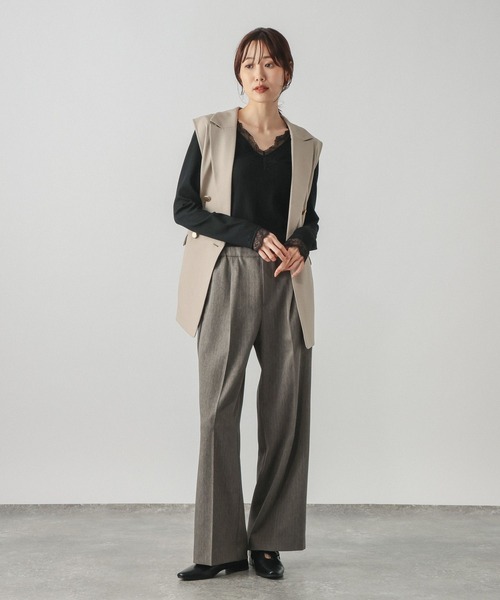 GLOBAL WORK（グローバルワーク）の「BeauteeレースVネックプルオーバー/ 1054105（Tシャツ/カットソー・レディース・ブラック/アイボリー・SMALL/MEDIUM/LARGE）」の4枚目の写真