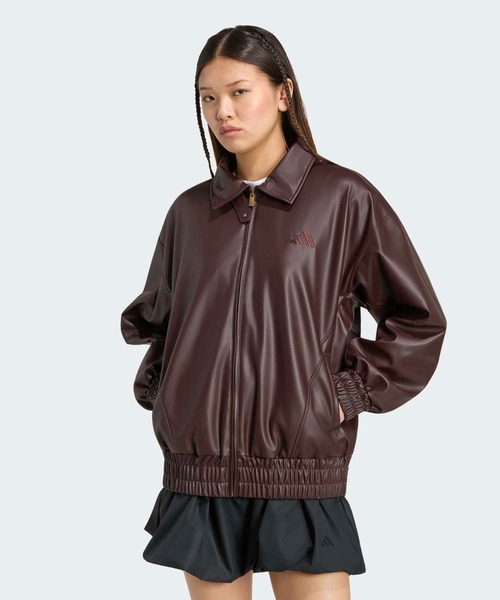 adidas(アディダス)の「スタジアム フェイクレザー ルーズフィット ジャケット / アディダス adidas(ブルゾン・レディース・ブラウン・X-SMALL/XX-LARGE/LARGE/MEDIUM/SMALL/X-LARGE)」の1枚目の写真
