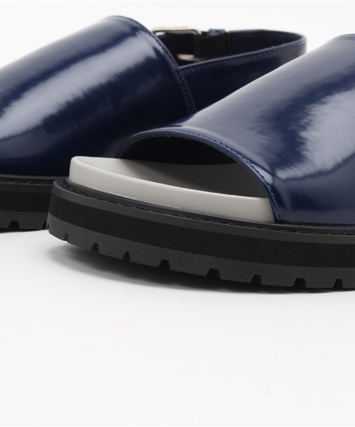 SLY（スライ）の「COVERDED FLAT SANDAL（サンダル・レディース・ブラック/ホワイト/ネイビー・LARGE/SMALL/MEDIUM）」の7枚目の写真