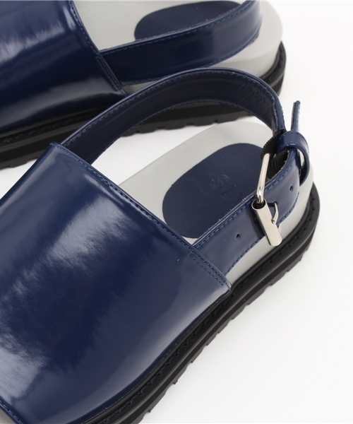 SLY（スライ）の「COVERDED FLAT SANDAL（サンダル・レディース・ブラック/ホワイト/ネイビー・LARGE/SMALL/MEDIUM）」の8枚目の写真