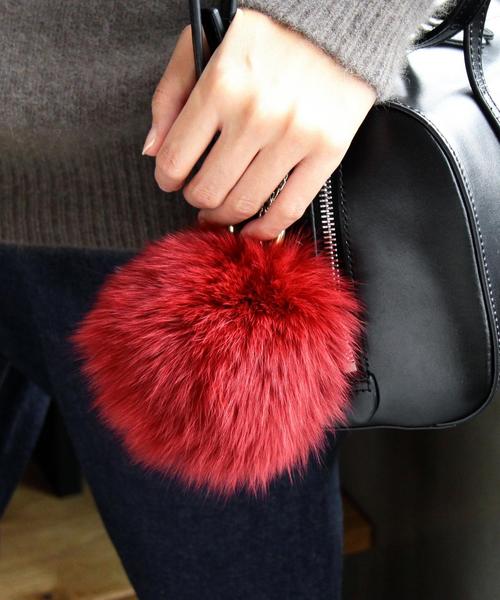 BEAUTY&YOUTH UNITED ARROWS（ビューティーアンドユースユナイテッドアローズ）の「BY∴ フォックスファーポンポンキーチャーム ◆（キーホルダー・レディース・グレー/ベージュ/ネイビー/ピンク/ケリー/ワインレッド・FREE）」の6枚目の写真