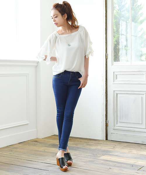 Luz Llena（ラズレナ）の「フレイドヘムデニム・美脚スキニーパンツ（デニムパンツ・レディース・ブルー/サックスブルー/ネイビー・MEDIUM/SMALL/LARGE）」の13枚目の写真