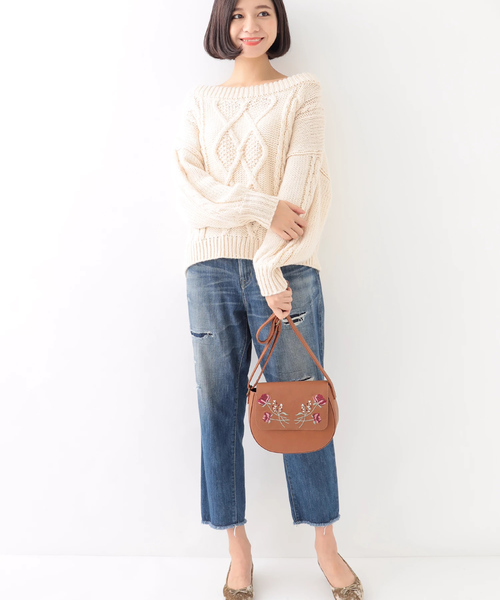 earth music&ecology（アースミュージックアンドエコロジー）の「花刺繍ショルダーバッグ（ショルダーバッグ・レディース・ブラック/ボルドー/キャメル・FREE）」の9枚目の写真